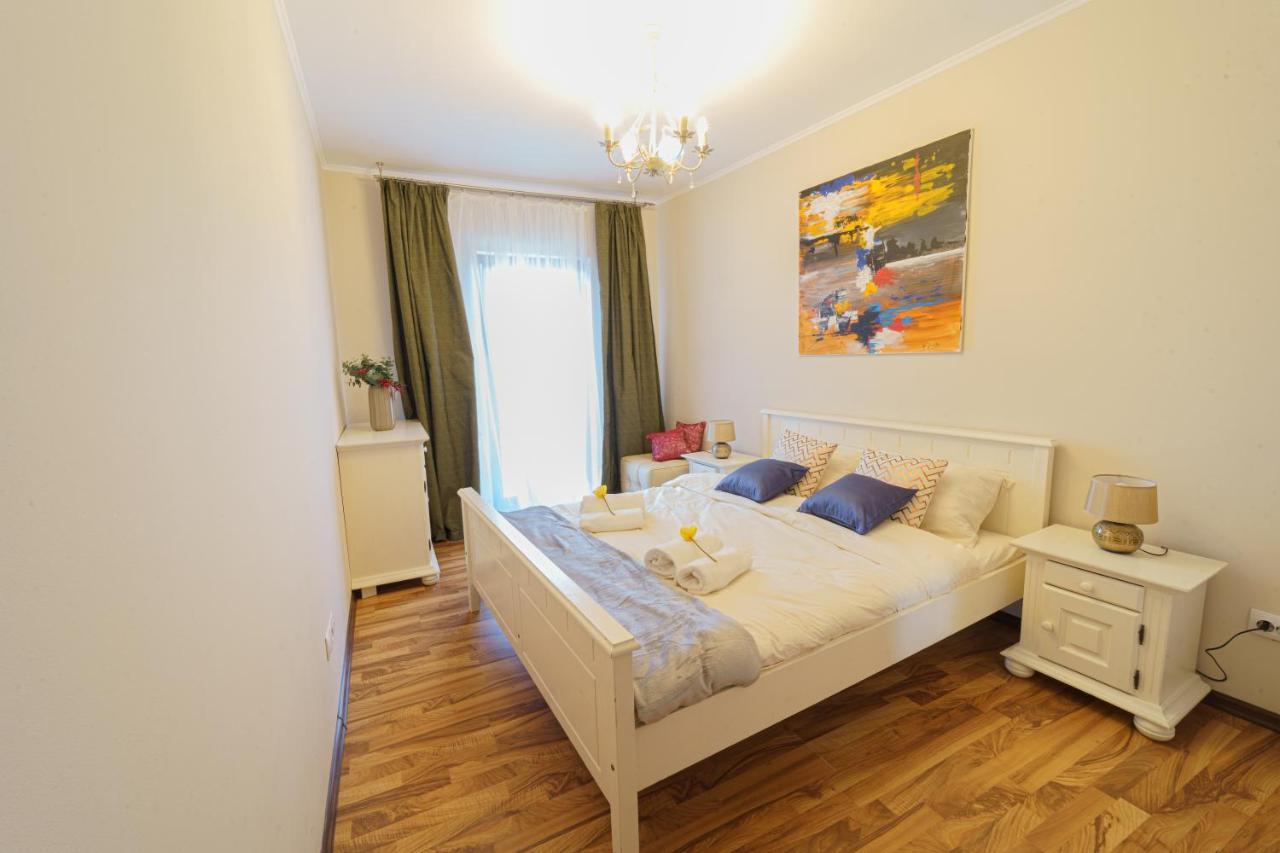 5* Mansion In City Center Cluj-Napoca Exterior photo
