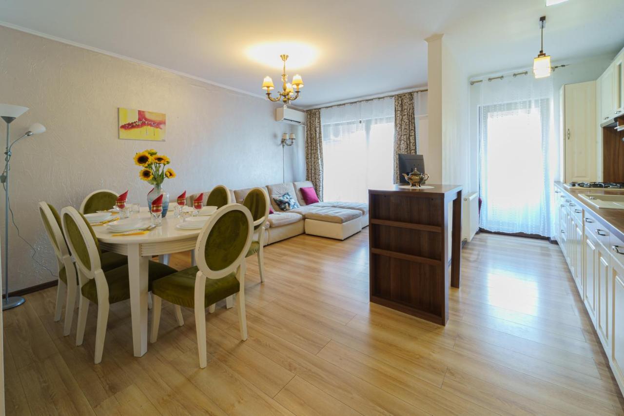 5* Mansion In City Center Cluj-Napoca Exterior photo